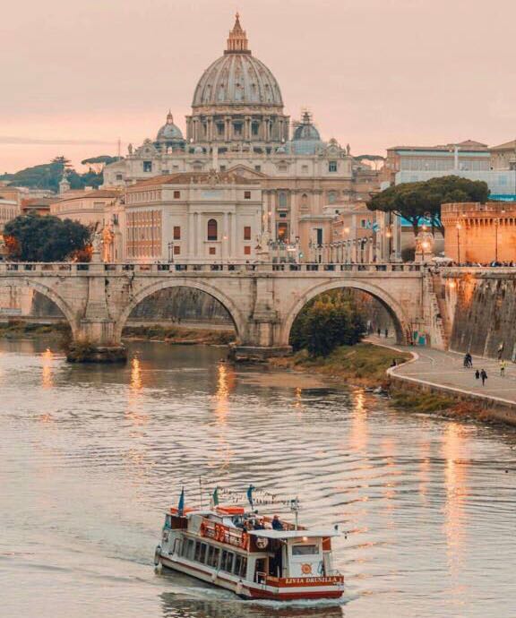 boat trip in rome italy